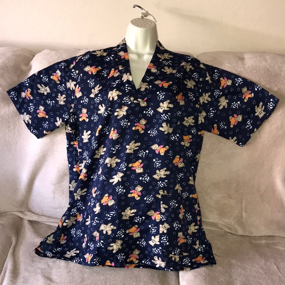 Virginia slims Medium teddy bear 🧸 scrub top 💕